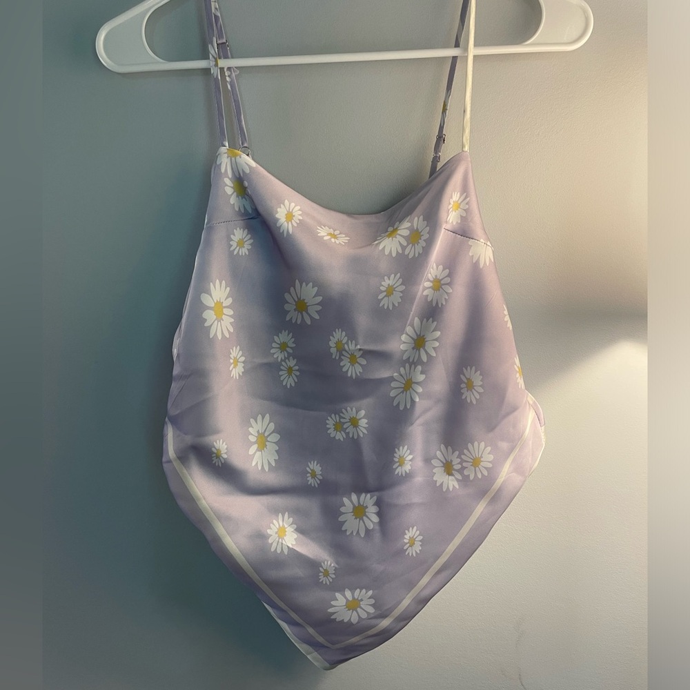 Wrap around scarf tank